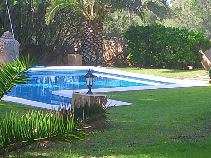Foto a9c94f4c-a208-47d5-b5f4-1b1f8ea21d66. Xalet amb xemeneia aparcament piscina a Tibi