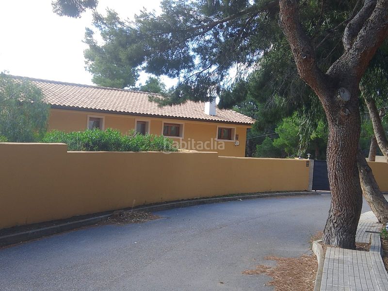 Foto b8f1876b-3425-4ea1-a698-27a669941ef9. Xalet amb xemeneia aparcament piscina a Tibi