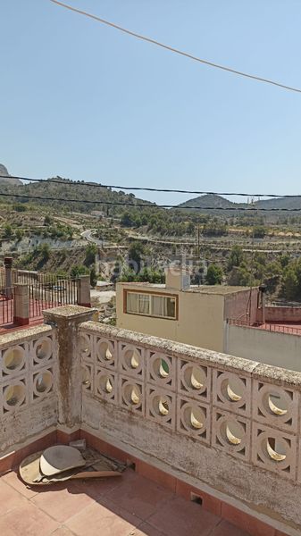 Foto 26562f09-04fe-4073-9ba6-010ba069d0ee. Masía vivenda luminosa a tres calles con parking privado en Tibi