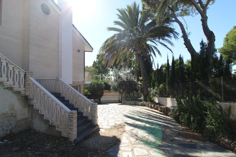 Foto 4c6ef913-5020-4543-afbd-7db04fd5a203. Casa chalet muy espacioso con varias opciones en Torre en Conill-Cumbres de San Antonio Bétera