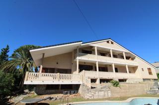 Maison à Torre en Conill-Cumbres de San Antonio. Chalet muy espacioso con varias opciones