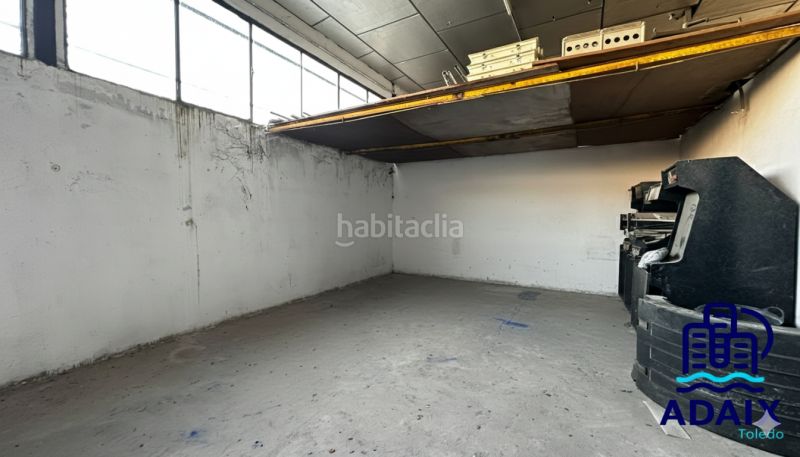 Foto ae10a942-e345-40c4-b1df-fd45032b4043. Nau industrial a Fuensalida