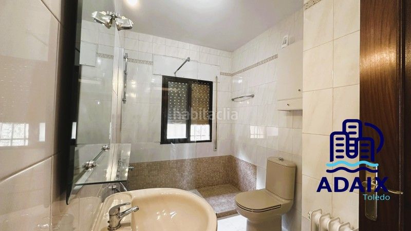 Foto c55ec772-d2bf-4895-b73e-f4934cef9688. Casa in calle padilla 9 in Bargas