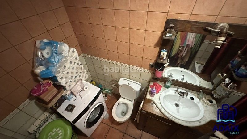 Foto f67119dd-2d0b-42c1-8524-036af078cabc. Casa amb aparcament a Navahermosa