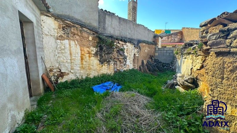Foto c4b0828c-180c-4577-b1bd-1f0e1918e6fd. Casa a calle del rosal 9 a Navalmorales (Los)