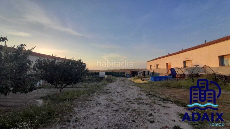 Foto bd2f39e7-6566-4b93-8d2a-bb683accc99c. Nau industrial a calle tapiado 4 a Gerindote