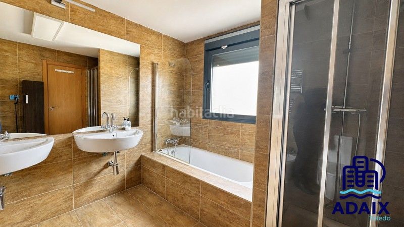Foto 69b1d803-aa24-4158-b055-1c1175f416c9. Casa con riscaldamento parcheggio piscina in Layos