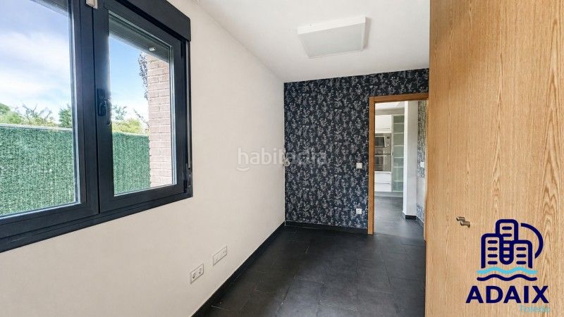 Foto 97d5ce99-eedc-4370-bd1e-07f698ae24a7. Casa con riscaldamento parcheggio piscina in Layos