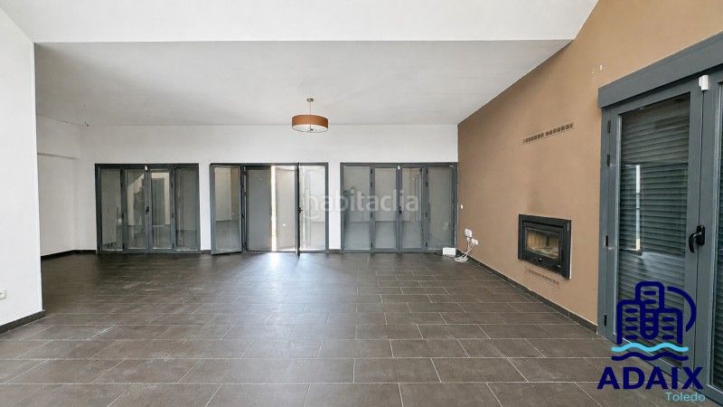 Foto aa6f0dc2-c6ba-40cf-bb30-6e4ad6ccd5d1. Casa con riscaldamento parcheggio piscina in Layos