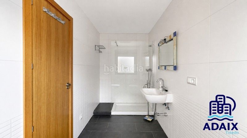 Foto dc4d2cdf-8df1-4fc9-8902-4201091f7323. Casa con riscaldamento parcheggio piscina in Layos