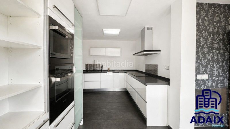 Foto ed774b22-a641-4380-9372-597edc70b0ea. Casa con riscaldamento parcheggio piscina in Layos