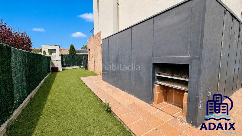 Foto f5f69a4f-2de2-4341-b230-b05d8d617156. Casa con riscaldamento parcheggio piscina in Layos
