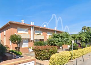 Casa adossada a Cabrils. Casa adosada en cabrils (maresme, barcelona) con 3 dormitorios,
