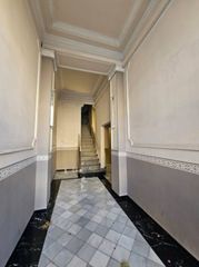 Piso  Carrer de la diputació. Piso con balcón en l’eixample – calle diputació
