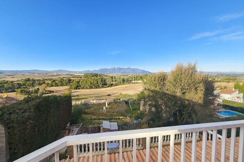 Foto 57294958-b635-4048-9147-8505019df0ed. Casa amb aparcament a Piera