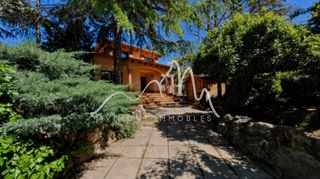 Xalet  Carrer catalunya. Casa chalet con piscina, con jardín en collbató
