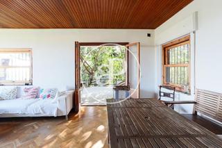 Casa a Godella. Chalet en venta de 5 habitaciones con piscina en campolivar.