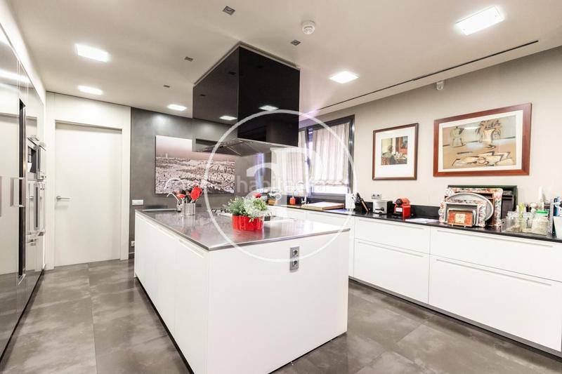 Foto a1df3695-4155-4bb0-bfb3-778abc3da02e. Pis amb calefacció aparcament piscina a Sant Gervasi - Bonanova Barcelona