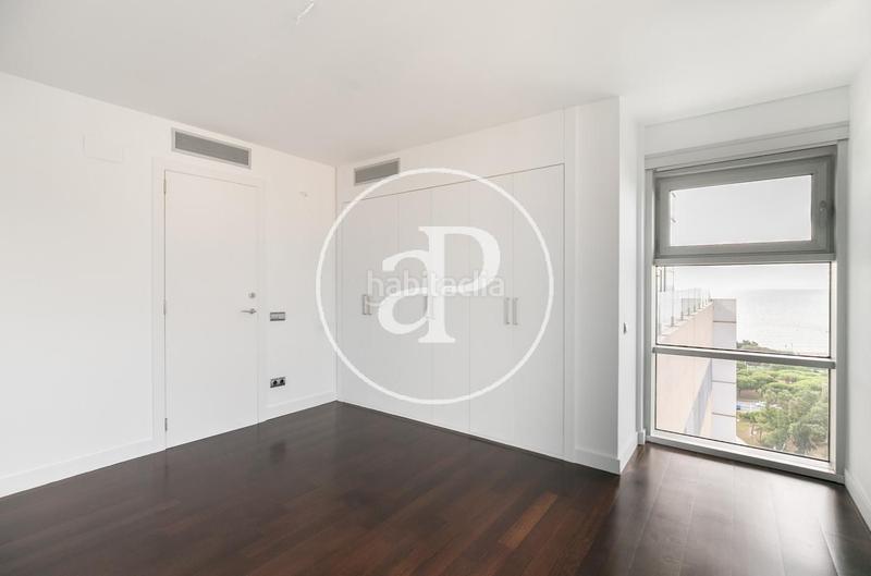 Foto 22f73f9d-060d-4c48-924c-b138308286ab. Ático  en venta en vidal i valenciano en Poblenou Barcelona
