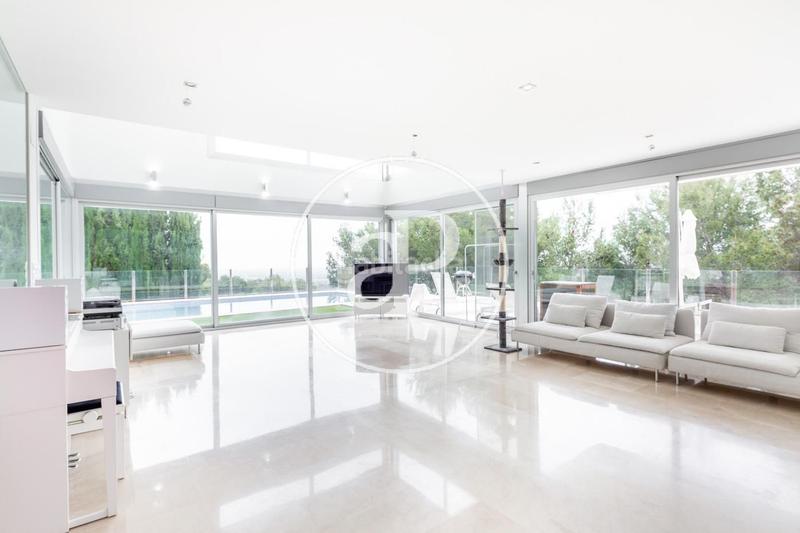 Foto 9b31d9dc-7bc4-4a90-9e62-50c219f4b458. House with heating parking pool in El Bosque Chiva
