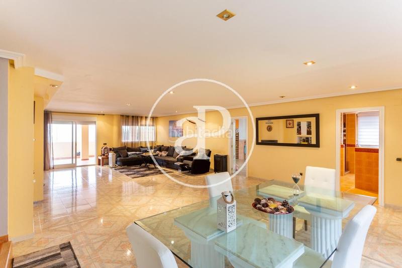 Foto 69f7db0b-acde-409a-9751-aa2a340a9a9e. Casa con parcheggio piscina in Turís