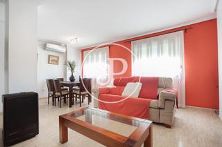 Casa adossada a Alginet. Casa adosada esquinera en venta en alginet