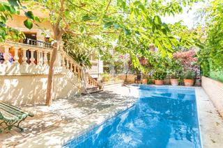 Casa aparellada  Carrer paiporta. Casa en venta en picanya