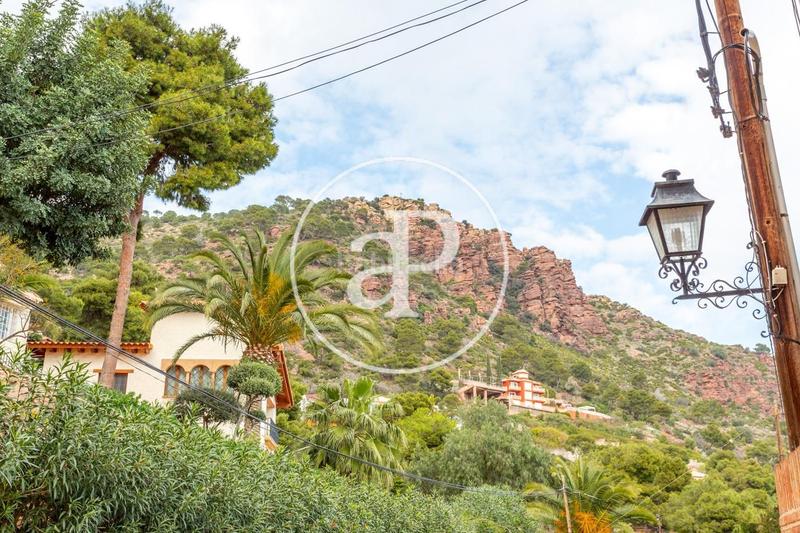 Foto 8c33ccb9-21ff-4e7e-994b-597756e27078. Casa amb calefacció aparcament piscina a Centro-El Castillo Sagunt