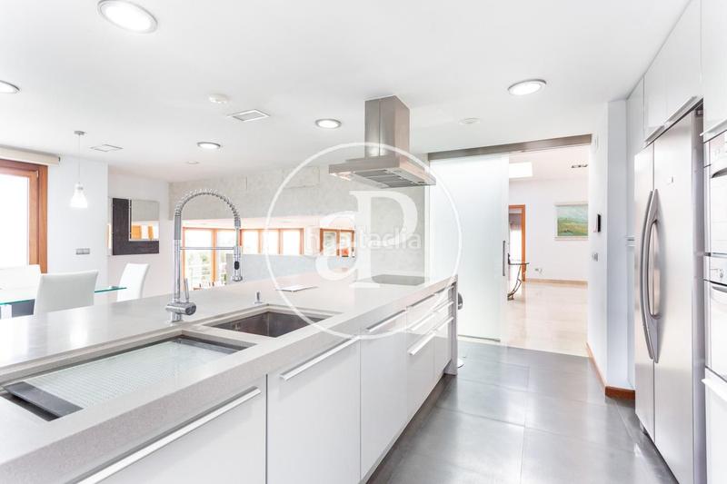 Foto 9150507b-6979-4a9e-9dd0-68869f241e82. Casa amb calefacció aparcament piscina a Centro-El Castillo Sagunt