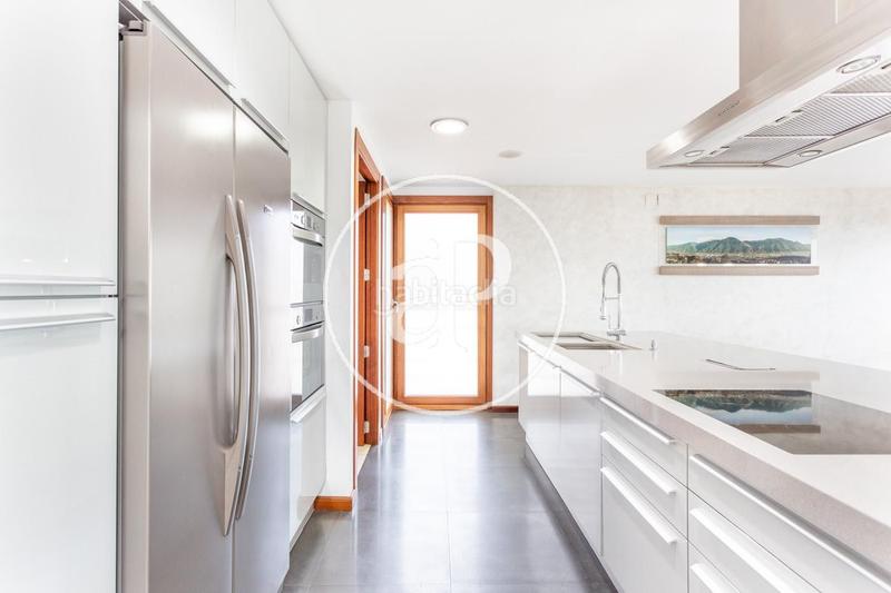 Foto 9d25533c-9366-4b2a-99be-53cafccc56d7. Casa amb calefacció aparcament piscina a Centro-El Castillo Sagunt