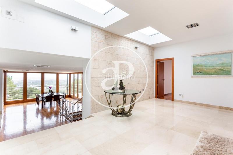 Foto a6b6a029-321c-4c6b-b85b-ea023fdff979. Casa amb calefacció aparcament piscina a Centro-El Castillo Sagunt