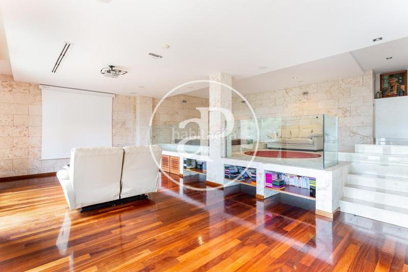 Foto d8d7f4ce-0142-4dd6-9f50-f3e3d98c094b. Casa amb calefacció aparcament piscina a Centro-El Castillo Sagunt