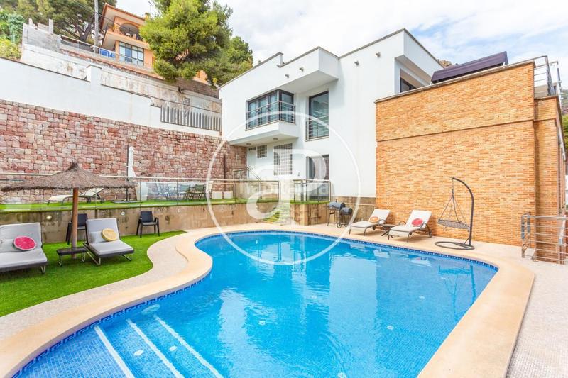 Foto f97d5c7f-38f5-45cd-bf3b-4595cbaa4932. Casa amb calefacció aparcament piscina a Centro-El Castillo Sagunt