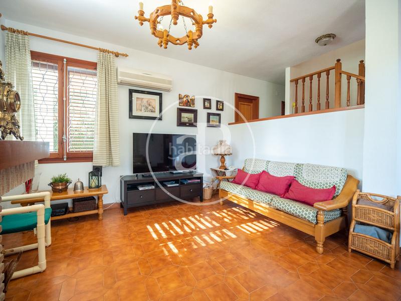 Foto 7b340809-bba8-421f-945f-fe889423ef4e. Casa con riscaldamento parcheggio piscina in Alfinach - Monasterios Puçol