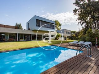 Casa  Avinguda de can monmany. Casa unifamiliar en venta con piscina en valldoreix