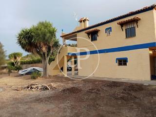 Casa a Vilamarxant. Chalet independiente en venta en villamarxant