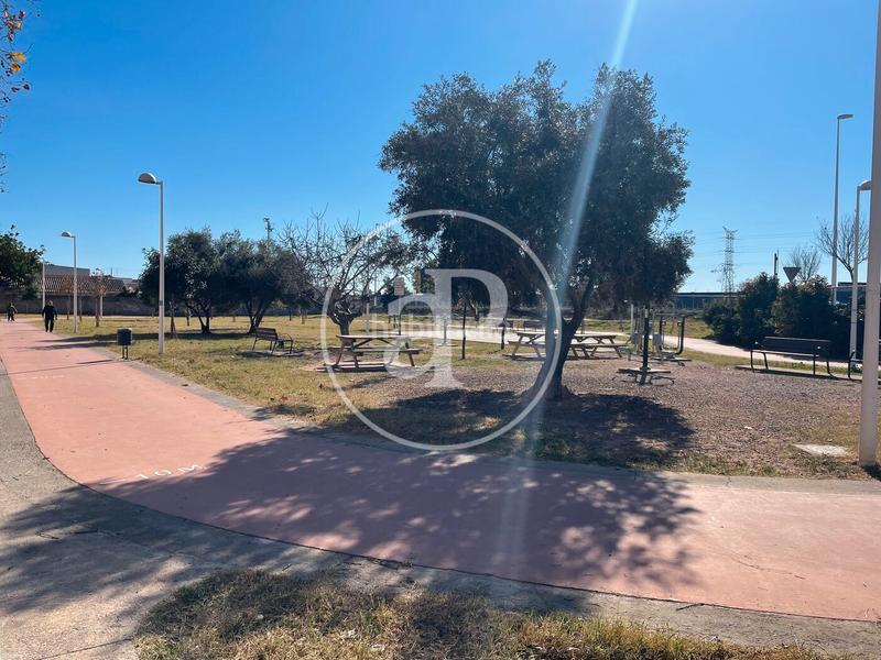 Foto a80f8f70-a3de-4cae-951b-75adf4a96293. Terreno residencial en Avenida de Abril-9 de Octubre Sagunt