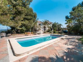 Casa en Gilet. Chalet independiente en venta de 5 habitaciones con piscina en s