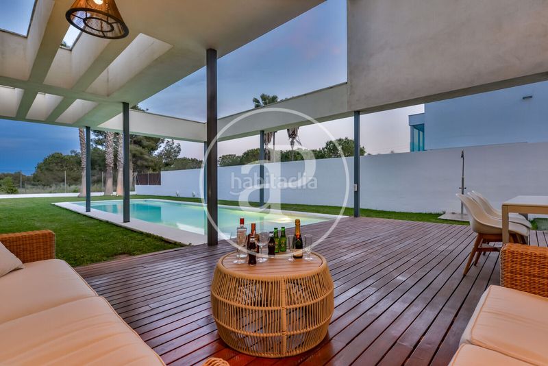 Foto c476a29a-ae27-4247-b6c4-884a3815d874. Casa amb calefacció aparcament piscina a Torre en Conill-Cumbres de San Antonio Bétera
