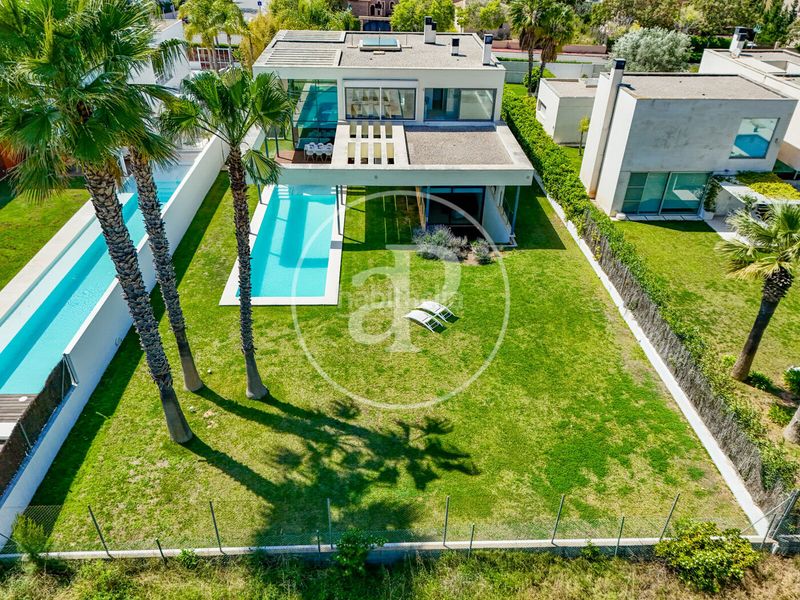 Foto dae9aaeb-8af9-48b3-a8e4-54c9ac07327f. Casa amb calefacció aparcament piscina a Torre en Conill-Cumbres de San Antonio Bétera