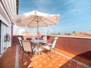 Casa a Chilches. Chalet independiente en venta de 6 habitaciones en playa de chil