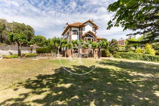 Maison  Av. joan borràs. Casa en venta en valldoreix