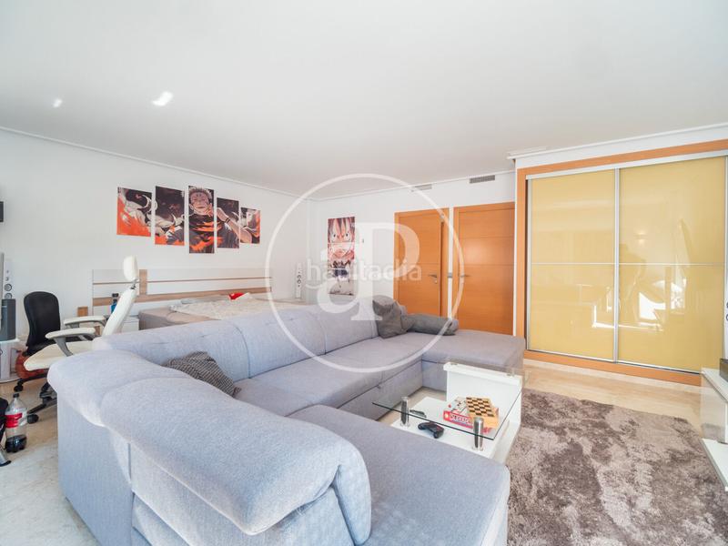 Foto 0690a8c1-5dbf-4048-80fa-d5e92dd9c761. House with heating parking pool in Gilet