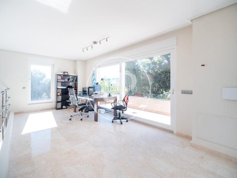 Foto 220989b6-678a-446c-b59a-384071546d7b. House with heating parking pool in Gilet