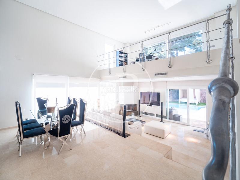 Foto 366d2344-9851-4d57-ba55-8215f36ef1d1. House with heating parking pool in Gilet