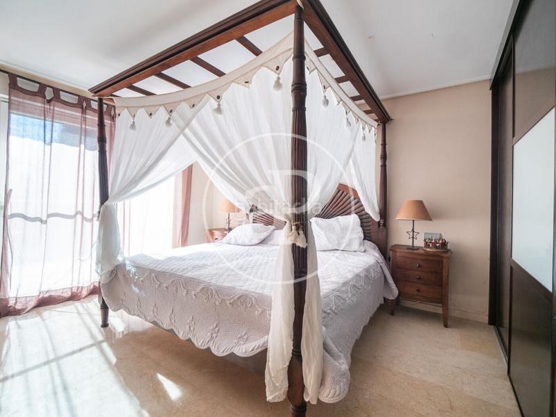 Foto 653011c1-80e8-4afb-a945-850b464f5179. House with heating parking pool in Gilet