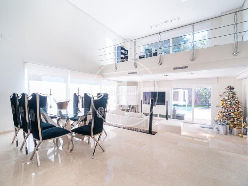 Foto 6e898895-fc84-4f8a-a3e7-8ea8182bc6a6. House with heating parking pool in Gilet