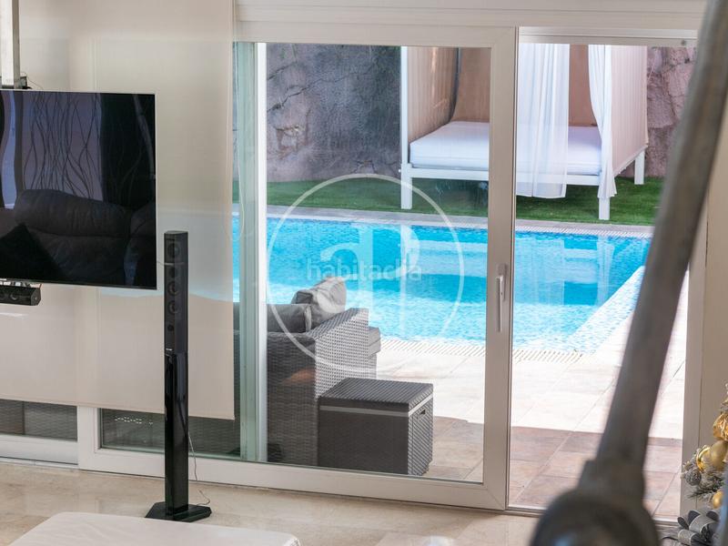 Foto e47bb1b9-2f3a-4f2e-bfec-692e059e37d6. House with heating parking pool in Gilet