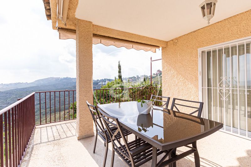 Foto 8715e538-ac0d-4a71-a18c-23aebaf87dd5. Casa chalet en venta en urbanización Cumbres de Calicanto en Torrent