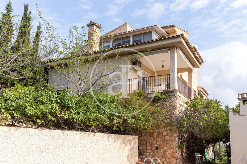 Foto 99dbfaee-c48f-4e0c-83c5-8cc9ef2acdcb. Casa chalet en venta en urbanización Cumbres de Calicanto en Torrent
